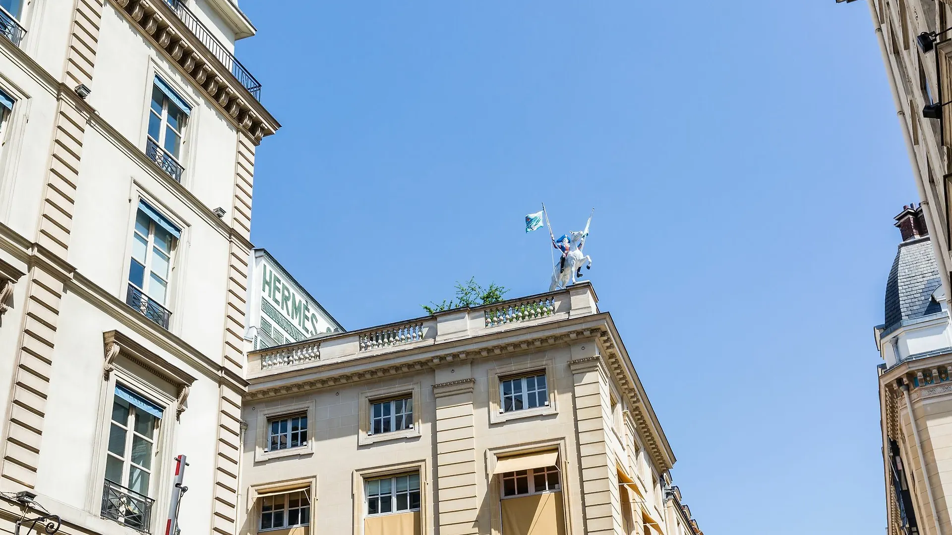 Luxury 2 Bedroom Duplex With Ac Apartment *